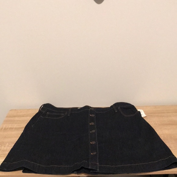 GAP Dresses & Skirts - Gap button up denim skirt. NWT. Womens size 20.